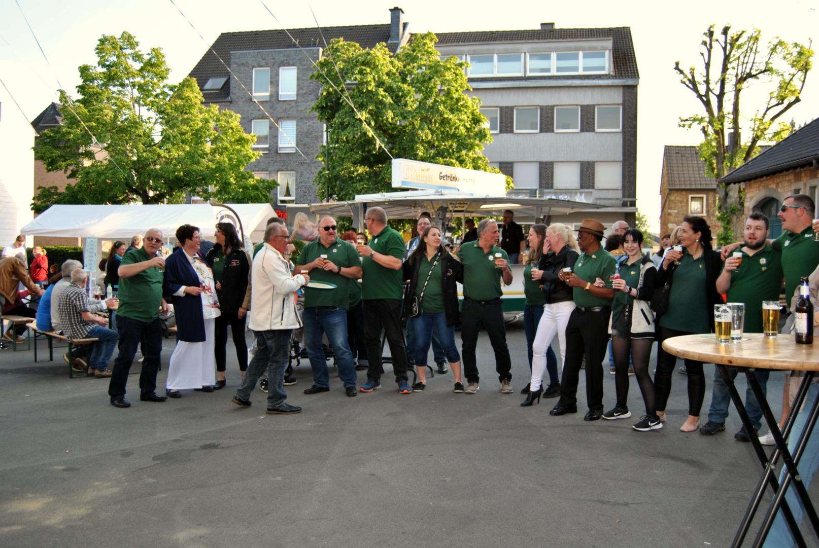 Die Schützen heizen den Gästen ein (c) Uwe Frank